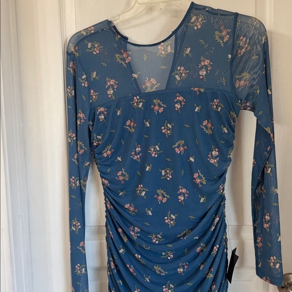 💙Lulu’s Floral Blue Long Sleeve Dress - Picture 7 of 10